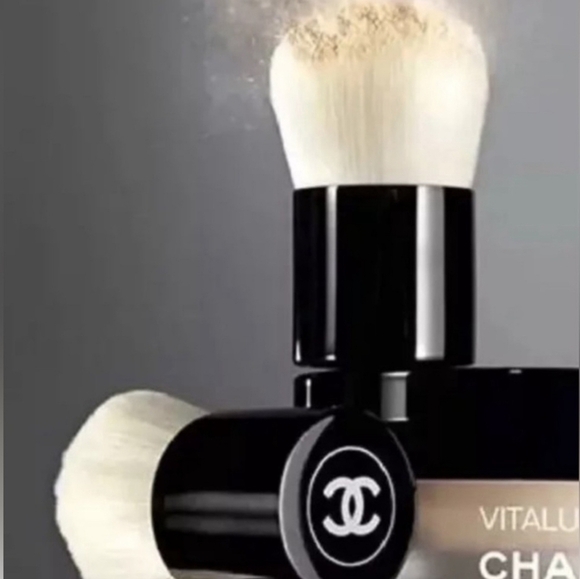 NIB CHANEL Les Beiges Retractable Kabuki Brush - Black and Cream - Picture 9 of 12